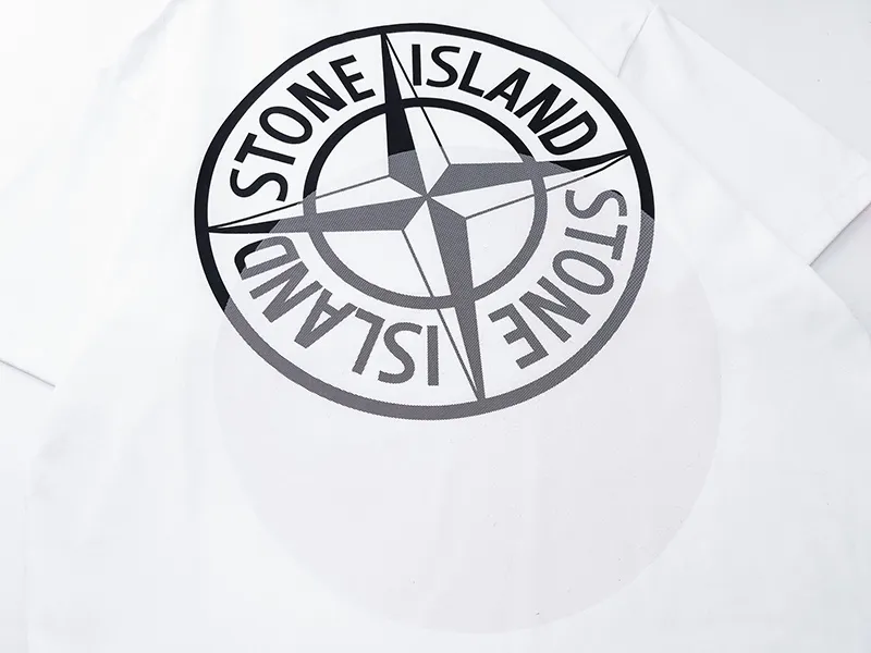 W653#P110💰 [Stone lsland/Stone Island summer new double-shadow big compass printed pattern short-sleeved T-shirt] ⚠️[Original creation, high control of details] - Made of 260 grams of combed cotton, 32-count double yarn, soft and comfortable to the touch, sweat-absorbent and breathable. - Simple, basic and versatile style, original quality, the first choice for couples. - Made in a large factory, four needles and five threads on the shoulder, neatly arranged, high quality workmanship. - Same style for men and women. Very versatile, one piece for everyone, details are clearly visible. Color: Black White Size: M L